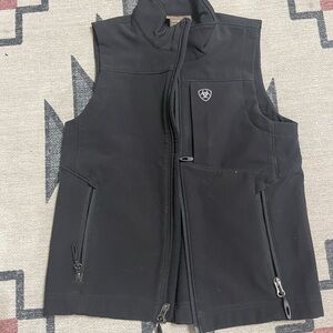 Ariat Black Sleeveless Vest boys size small (8)